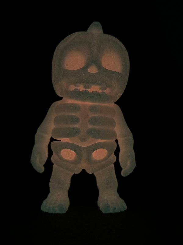 Tiny Pompoen Skeleton